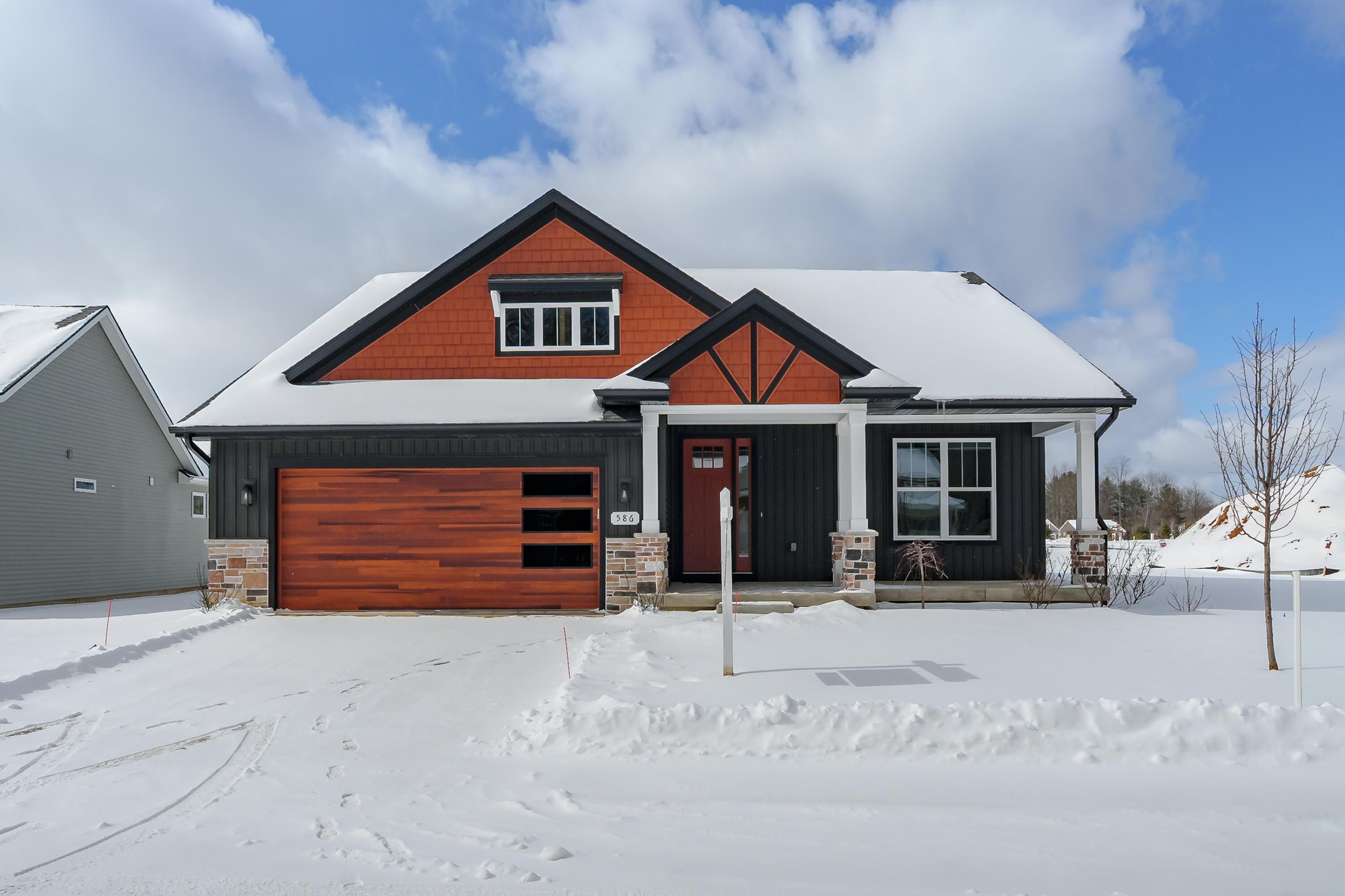 586 Sand Pointe Trail