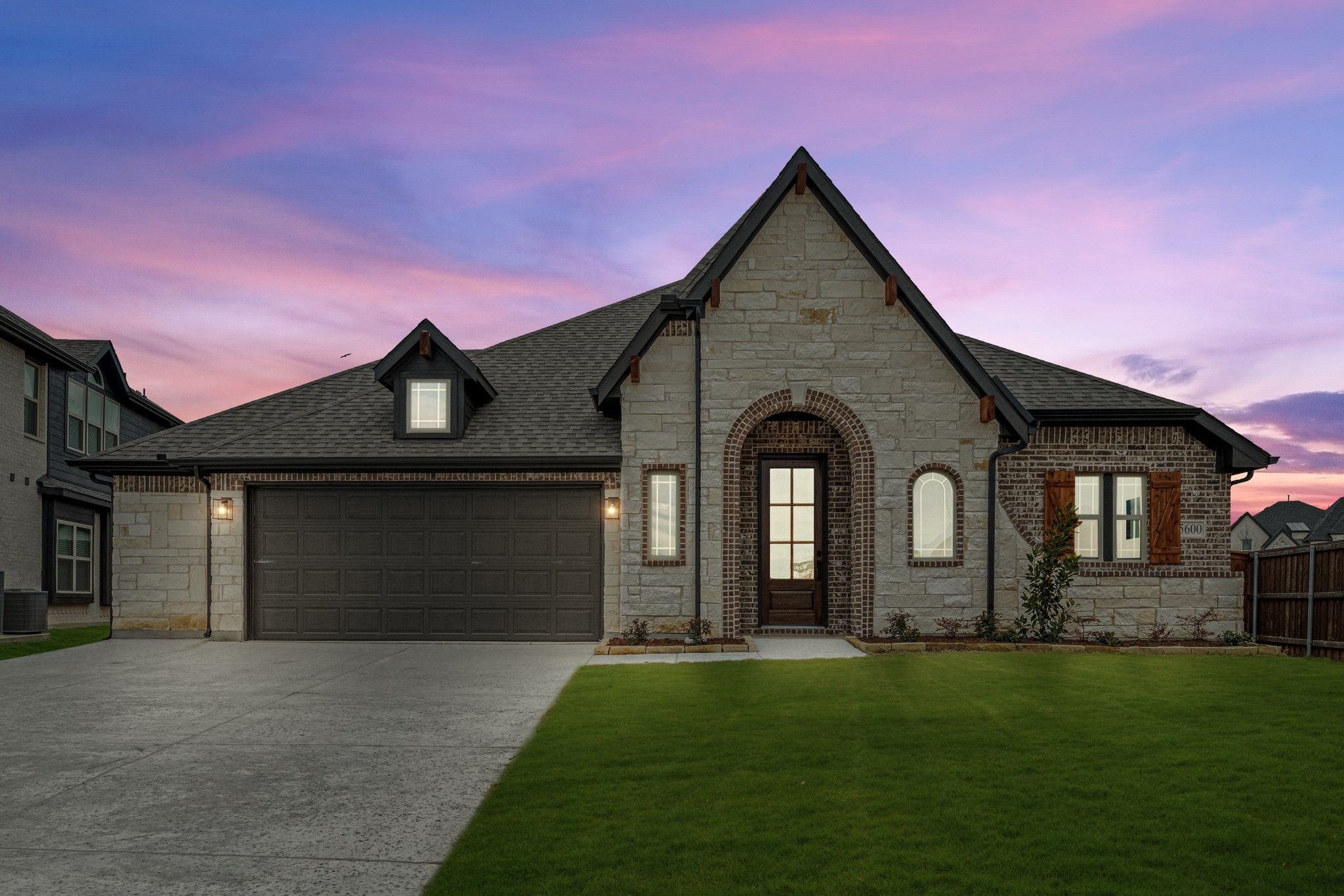 5600 Winona Lane