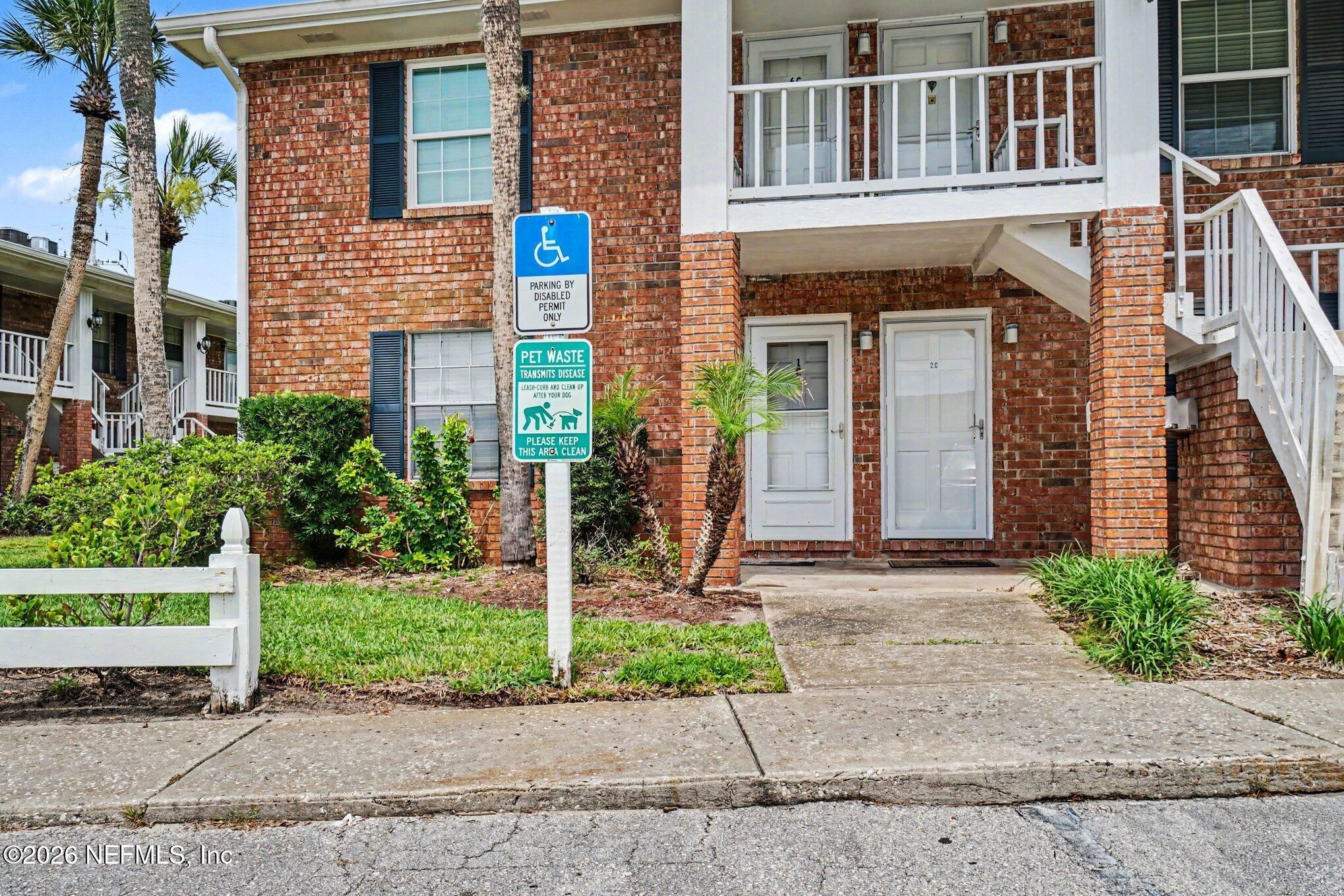 22 Comares Avenue 1C