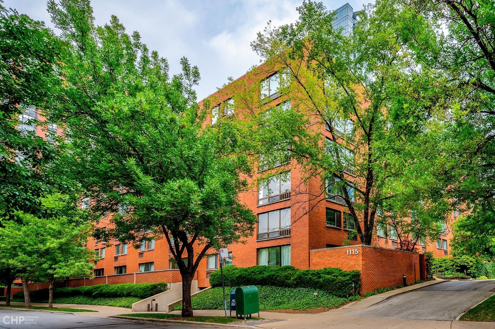 1115 S Plymouth Court 113