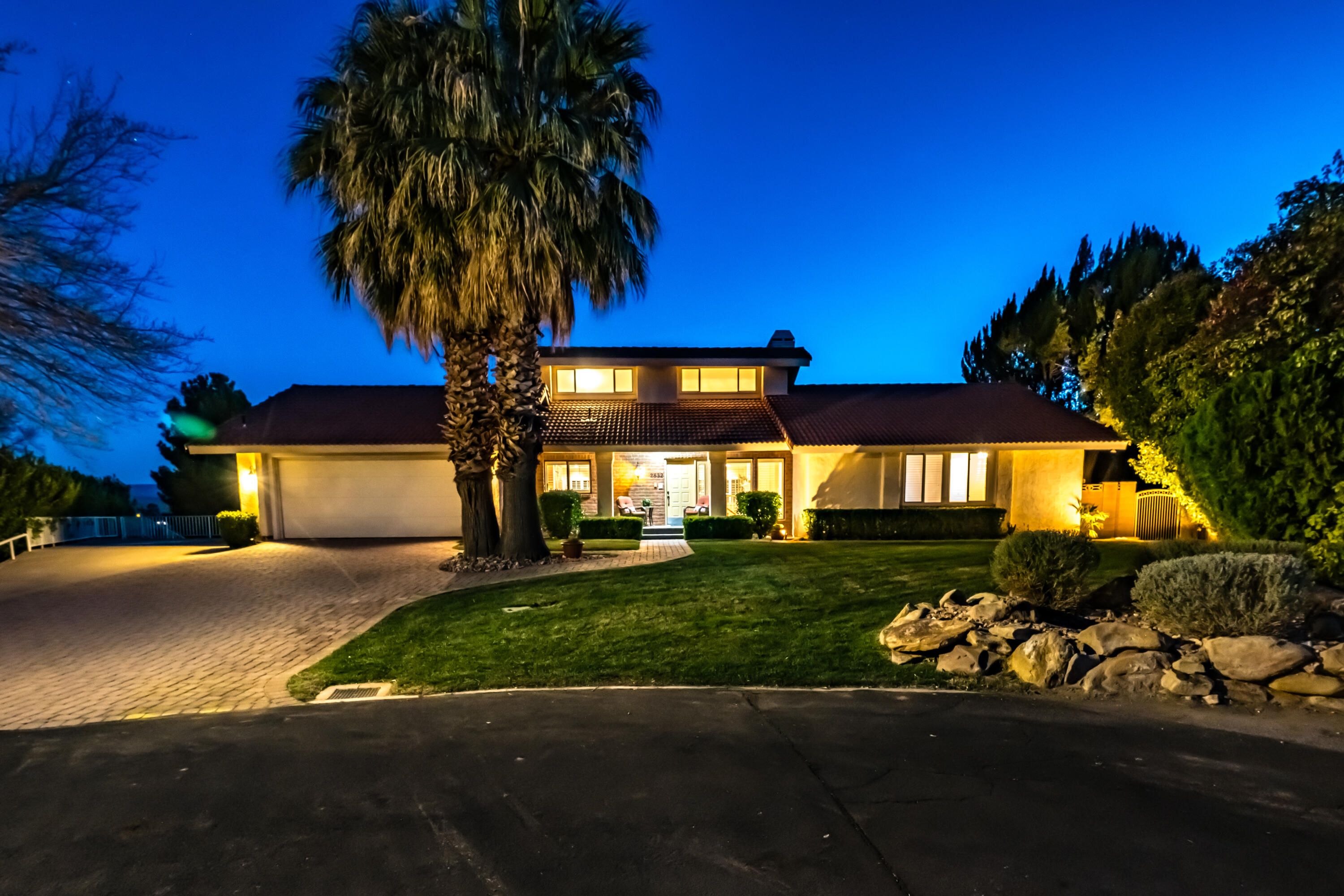 2832 Woodbury Cir