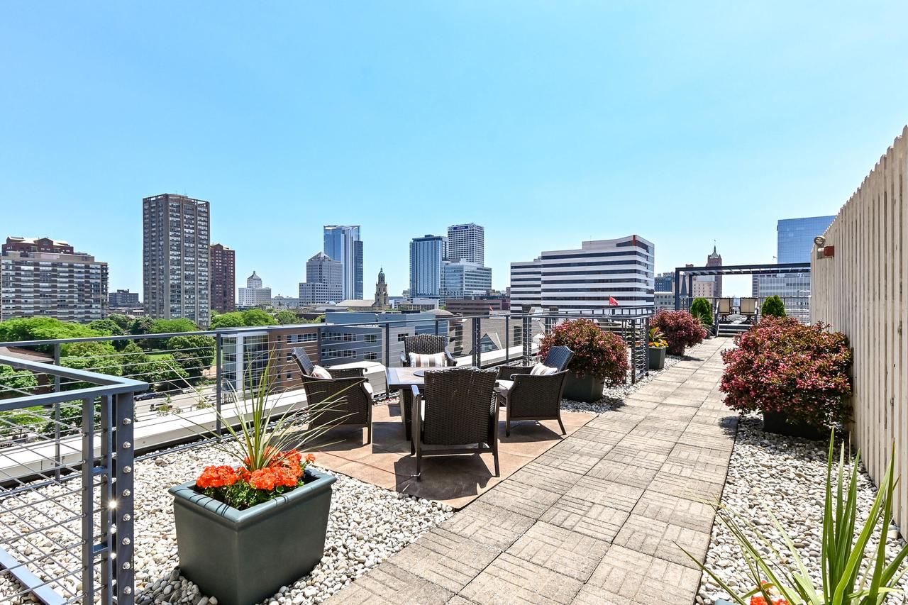 270 E Highland Avenue 224