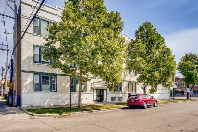 2403 N Hamlin Avenue 1
