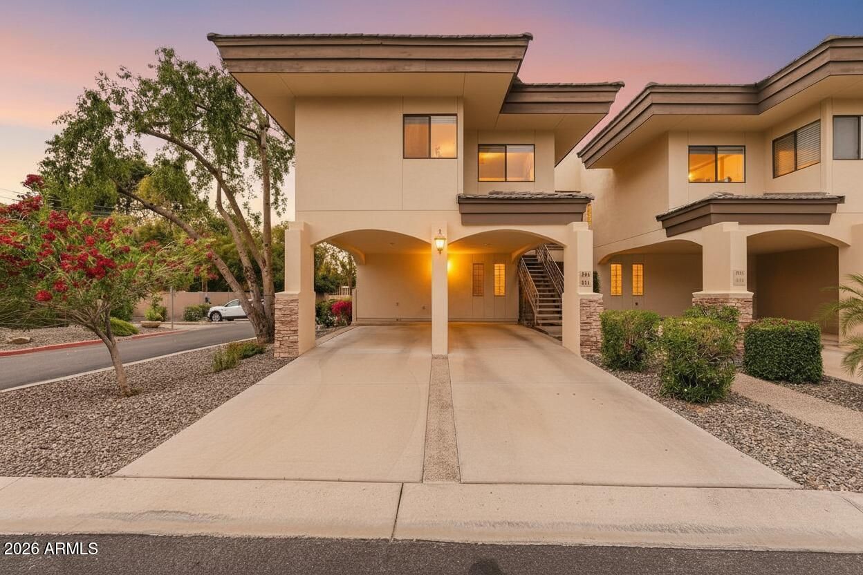 3235 E Camelback Road 211