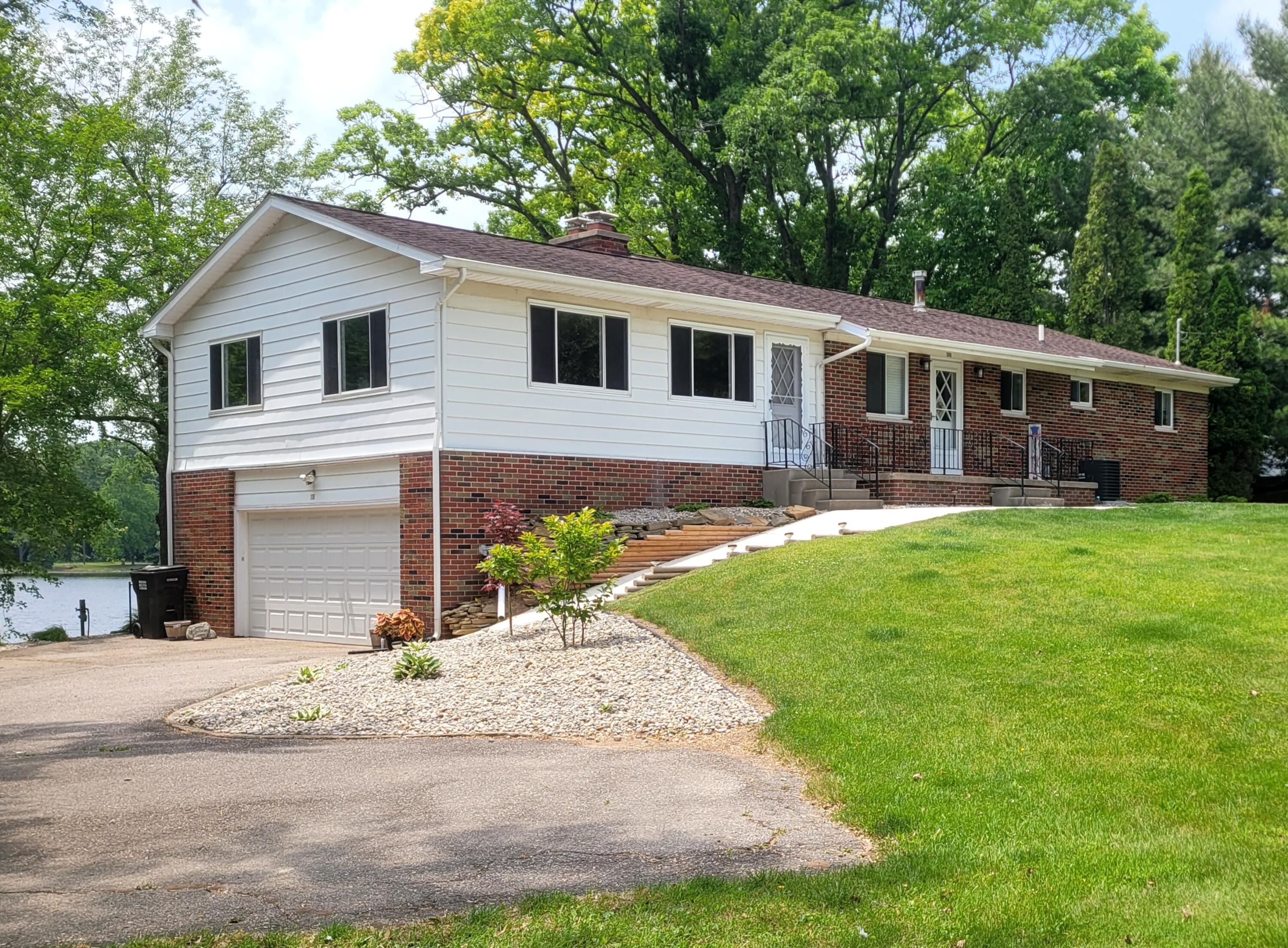 306 E Ridge Drive