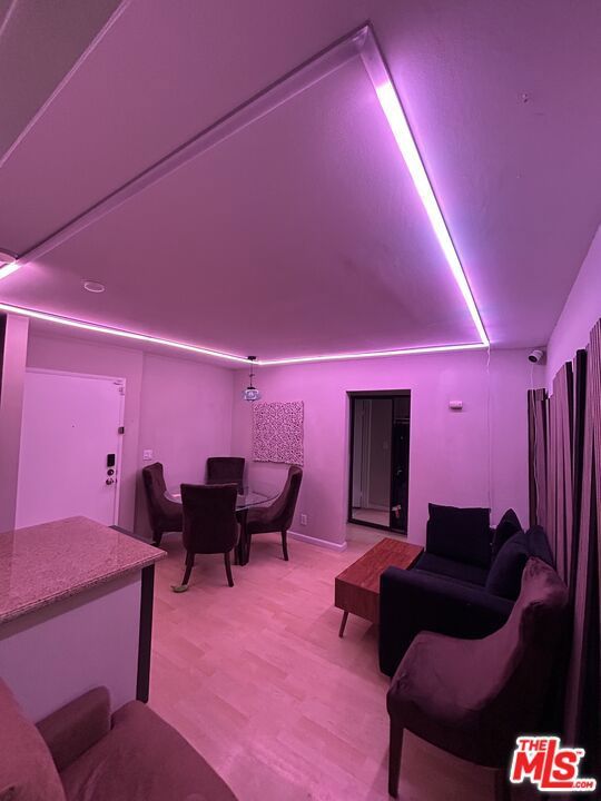 320 S Ardmore Avenue 325