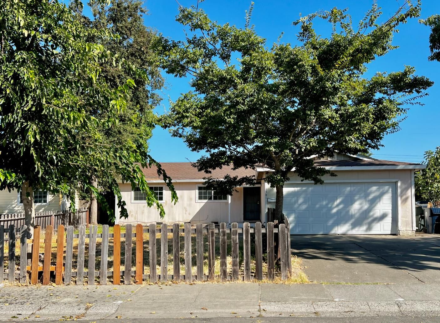 1561 Belt Way