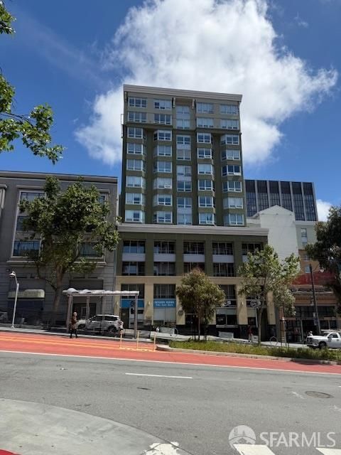750 Van Ness Avenue 204