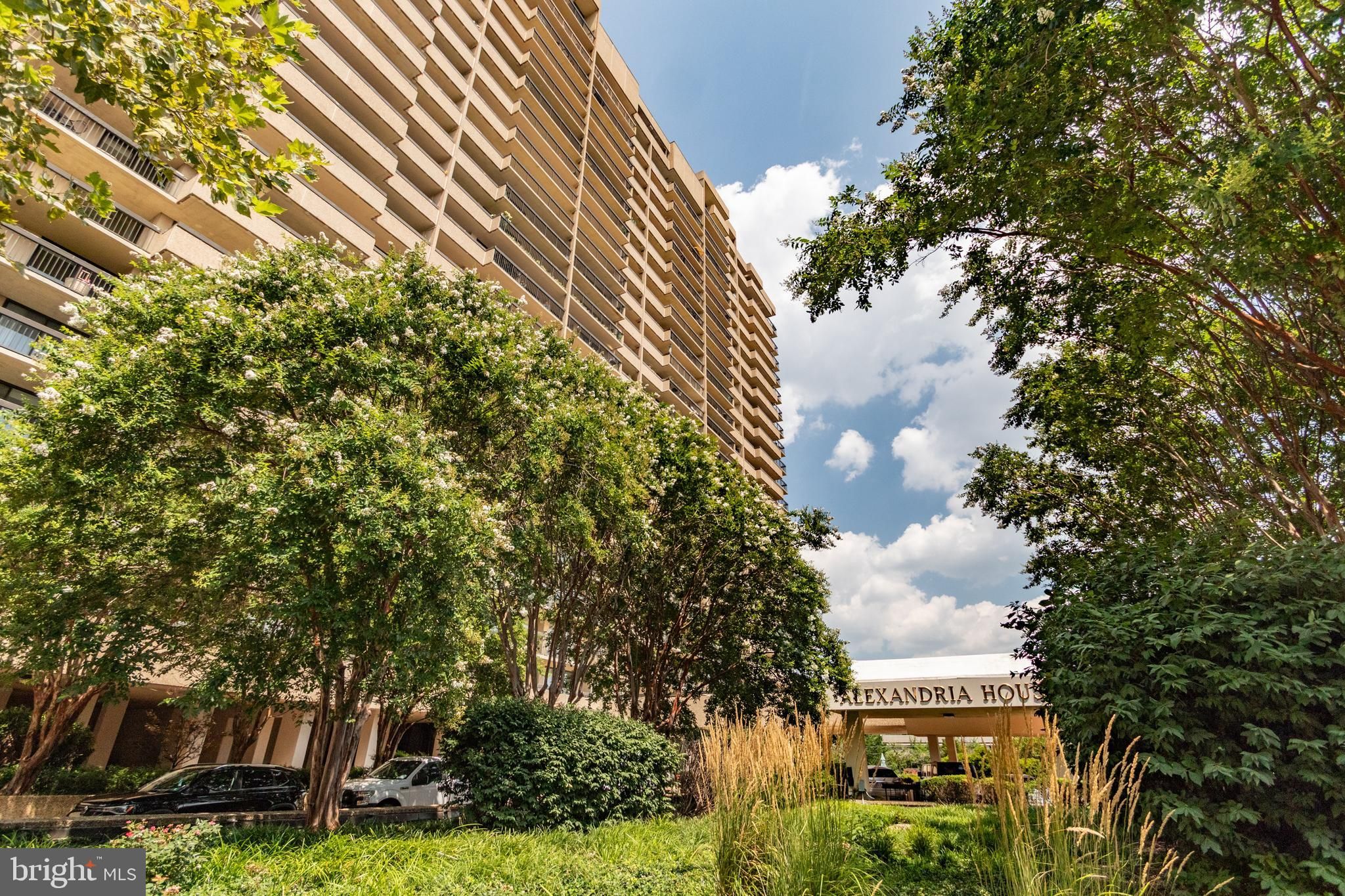 400 Madison Street 1308
