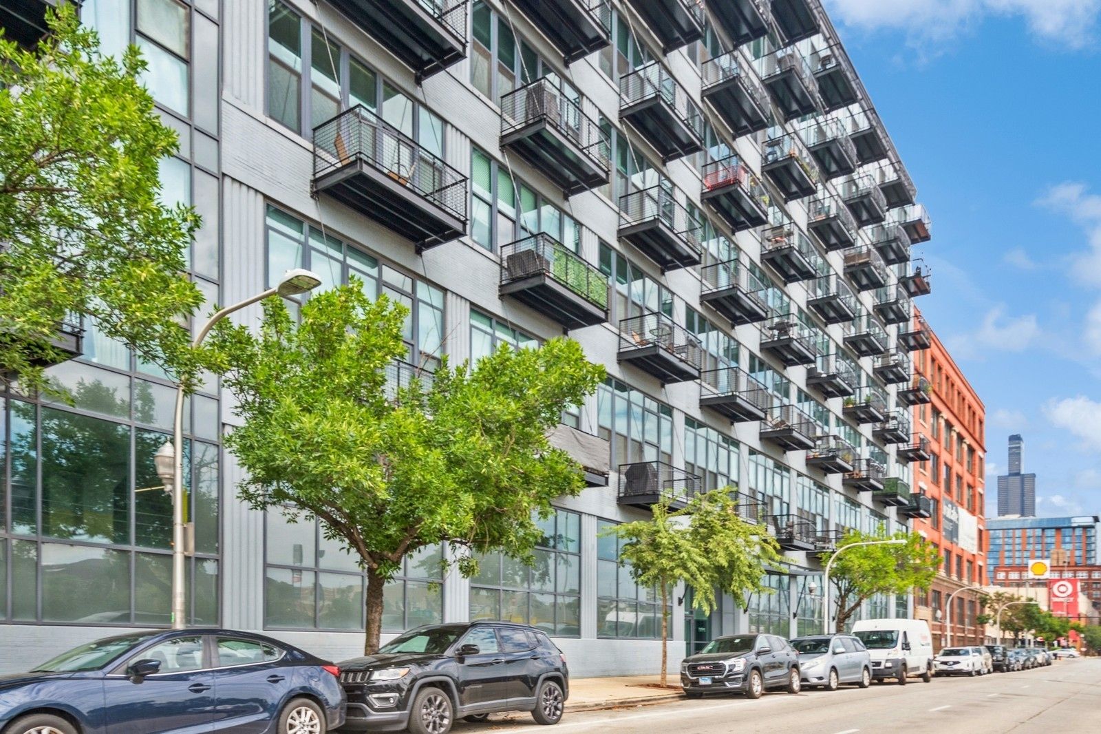 1224 W Van Buren Street 617