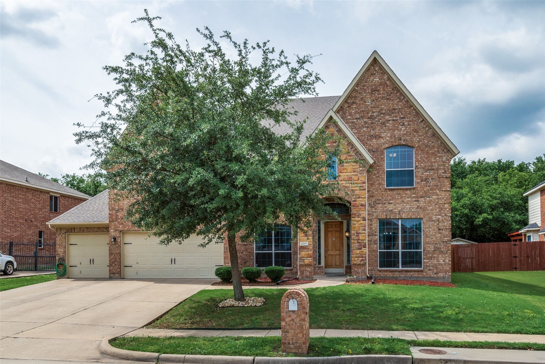 2311 Comanche Trail