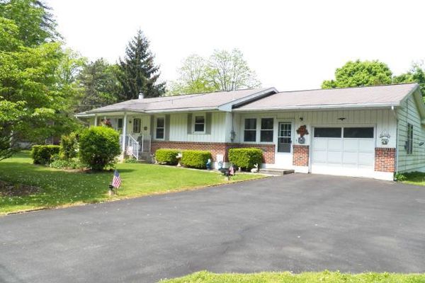 Millbrook Farms Emmaus Pa Homes For Sale Real Estate Neighborhoods Com