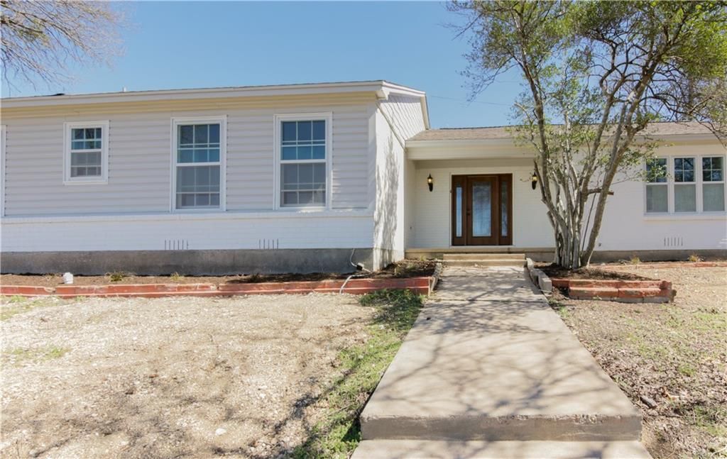 915 Estates Drive