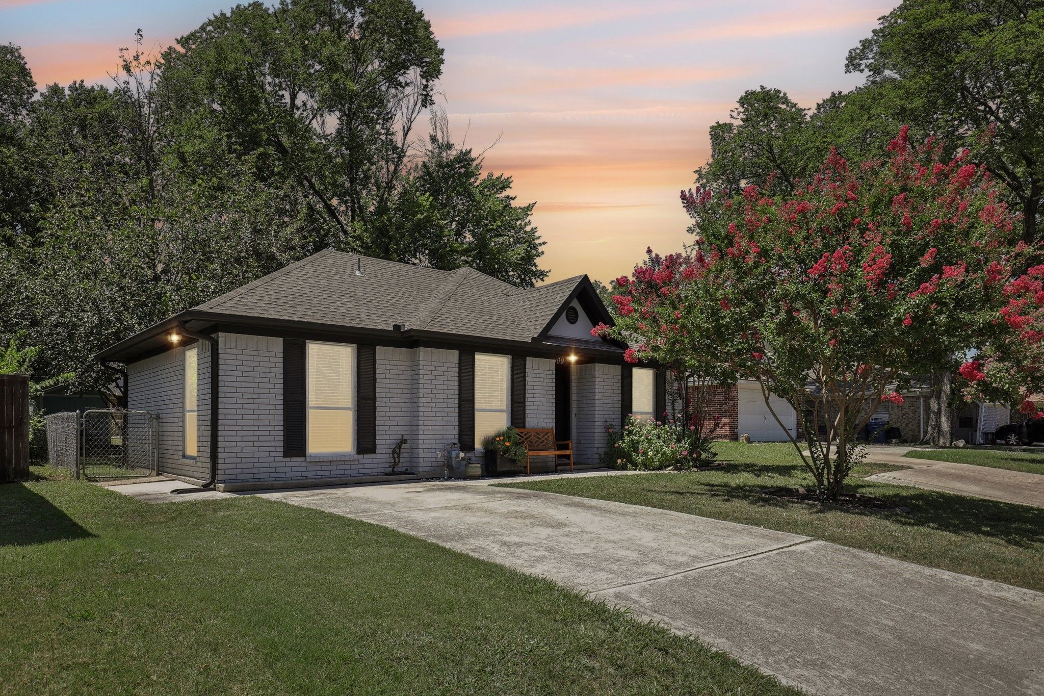 1609 N College Street