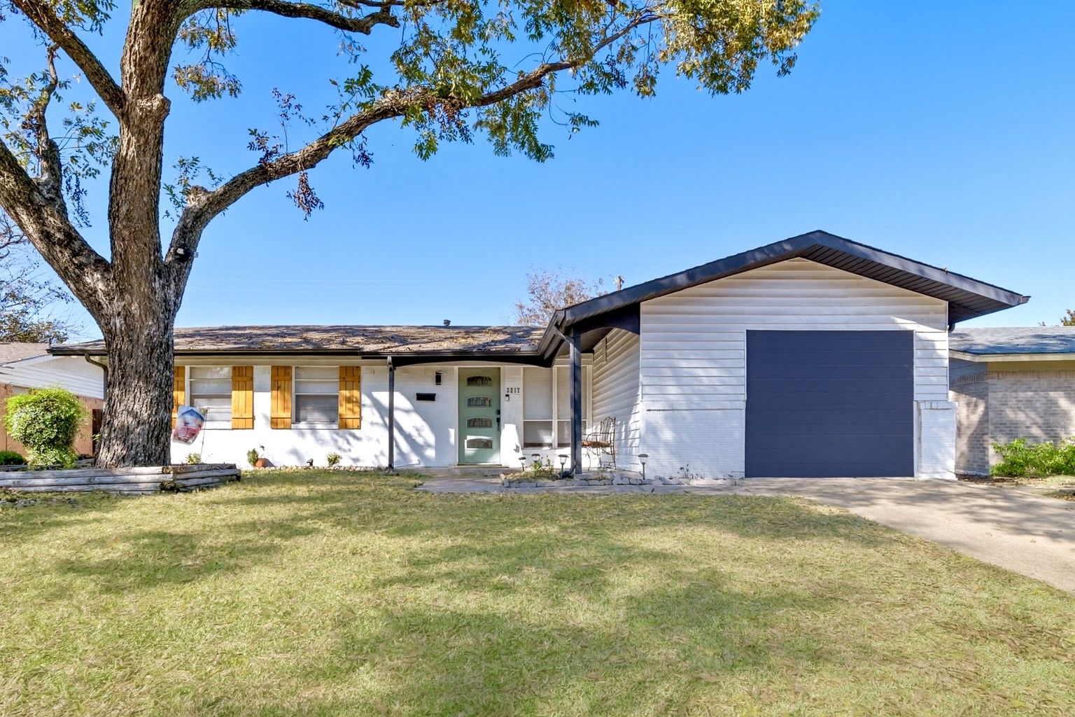 3217 Centennial Drive