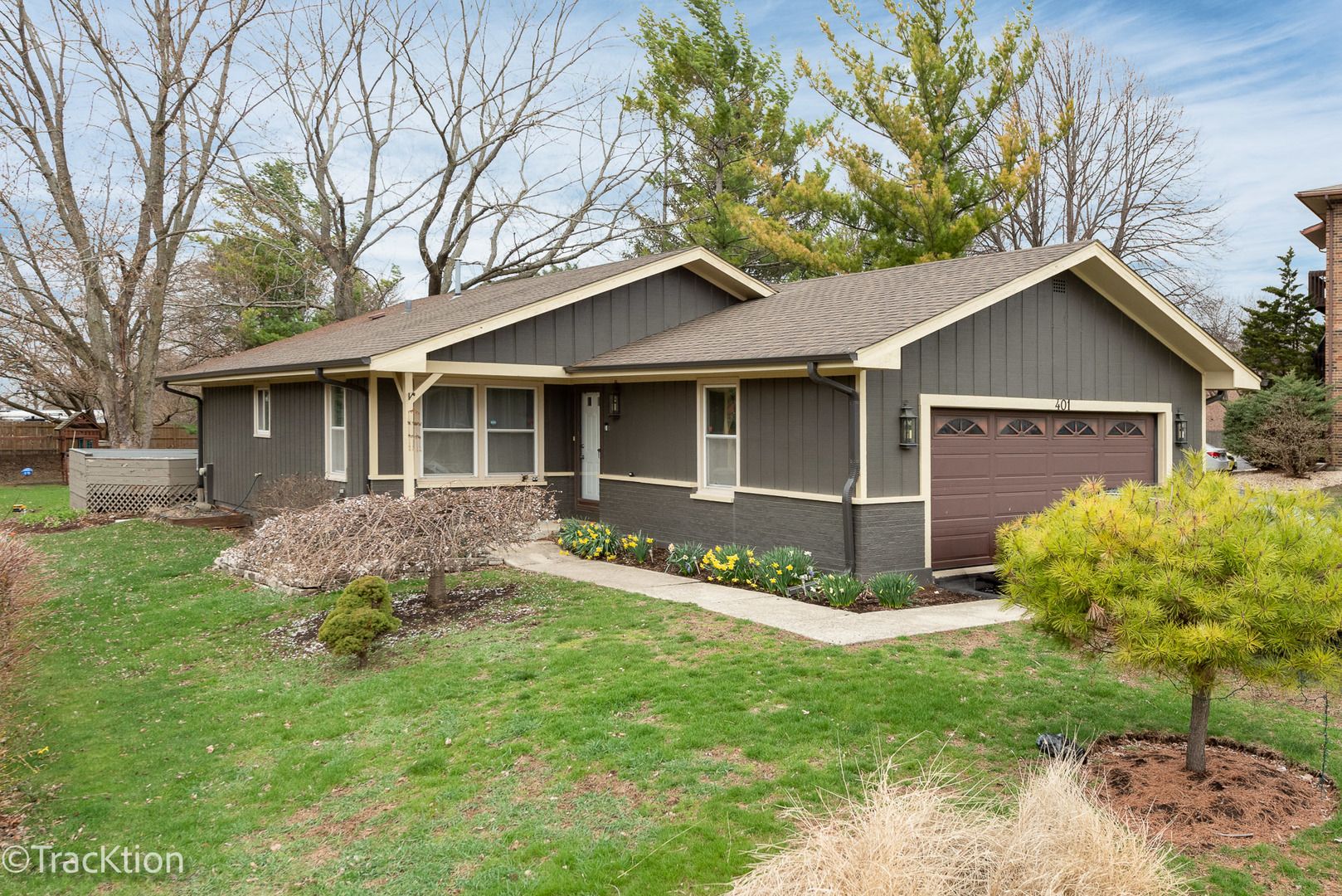 401 S Whispering Hills Drive