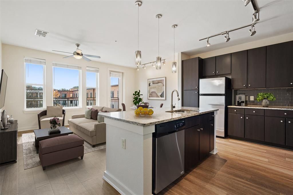 1900 Barton Springs Road 5007