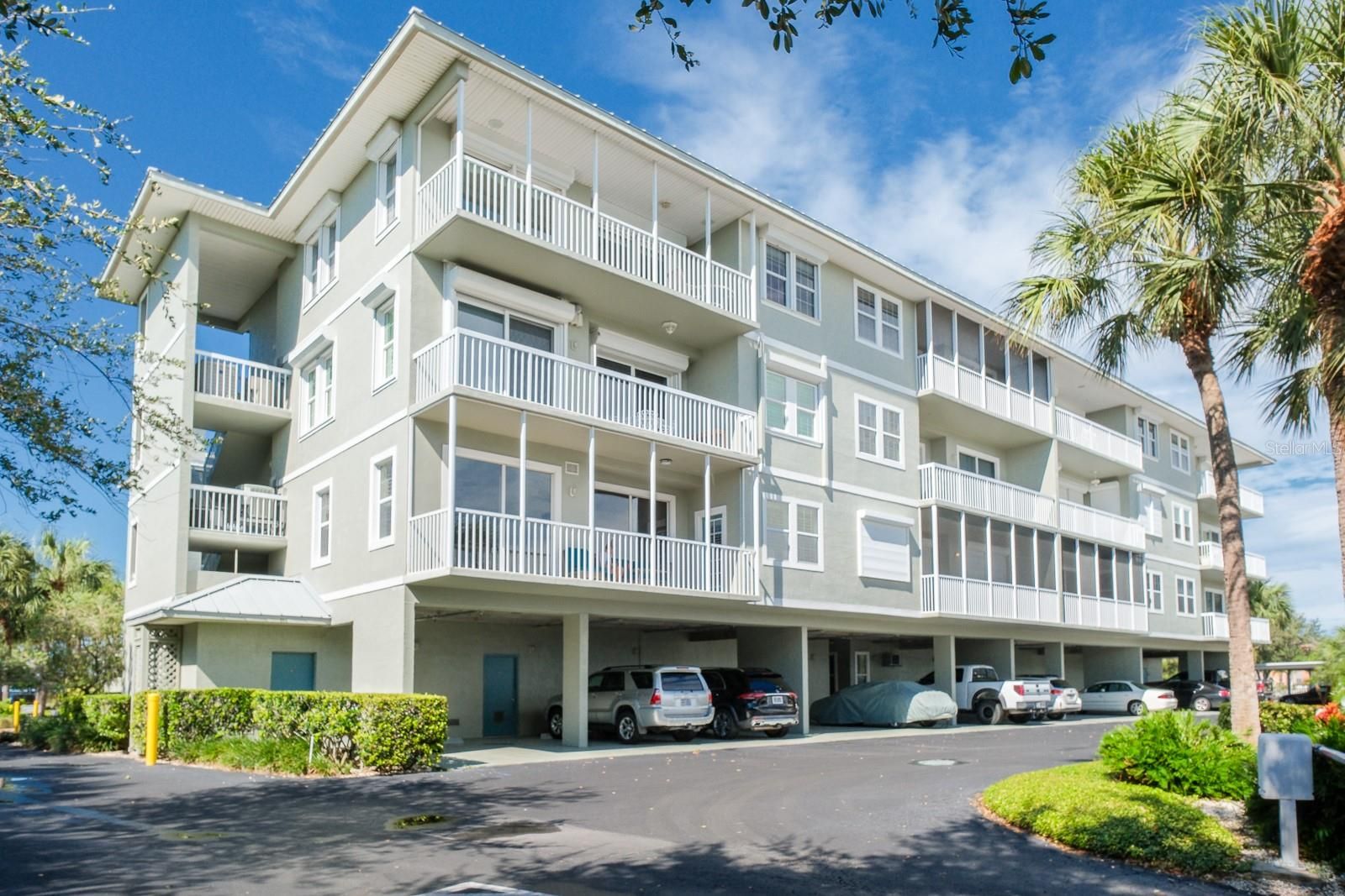 5 Island Park Place 208