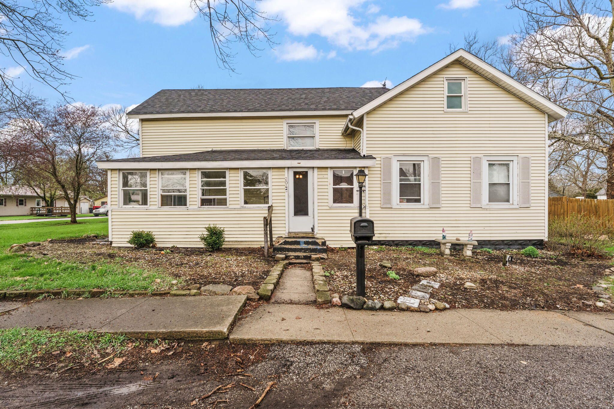 204 S 1st Street