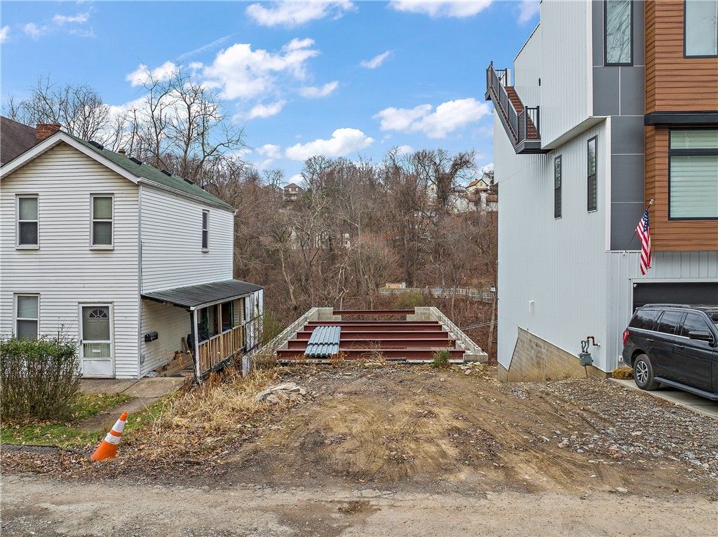 424 Clarence St