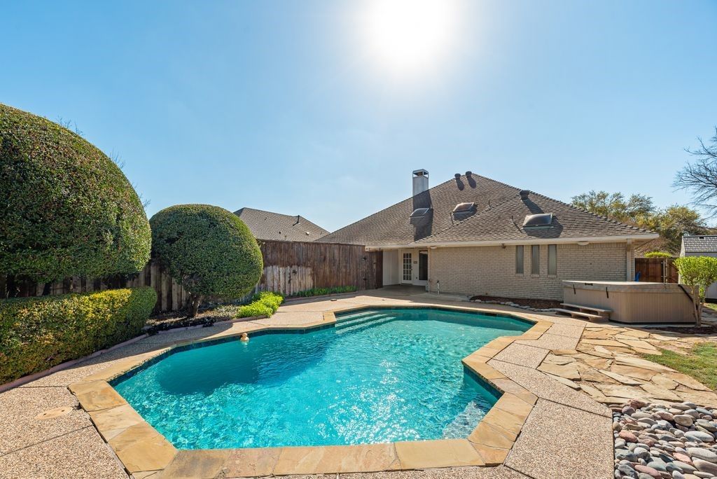 2405 Powderhorn Drive