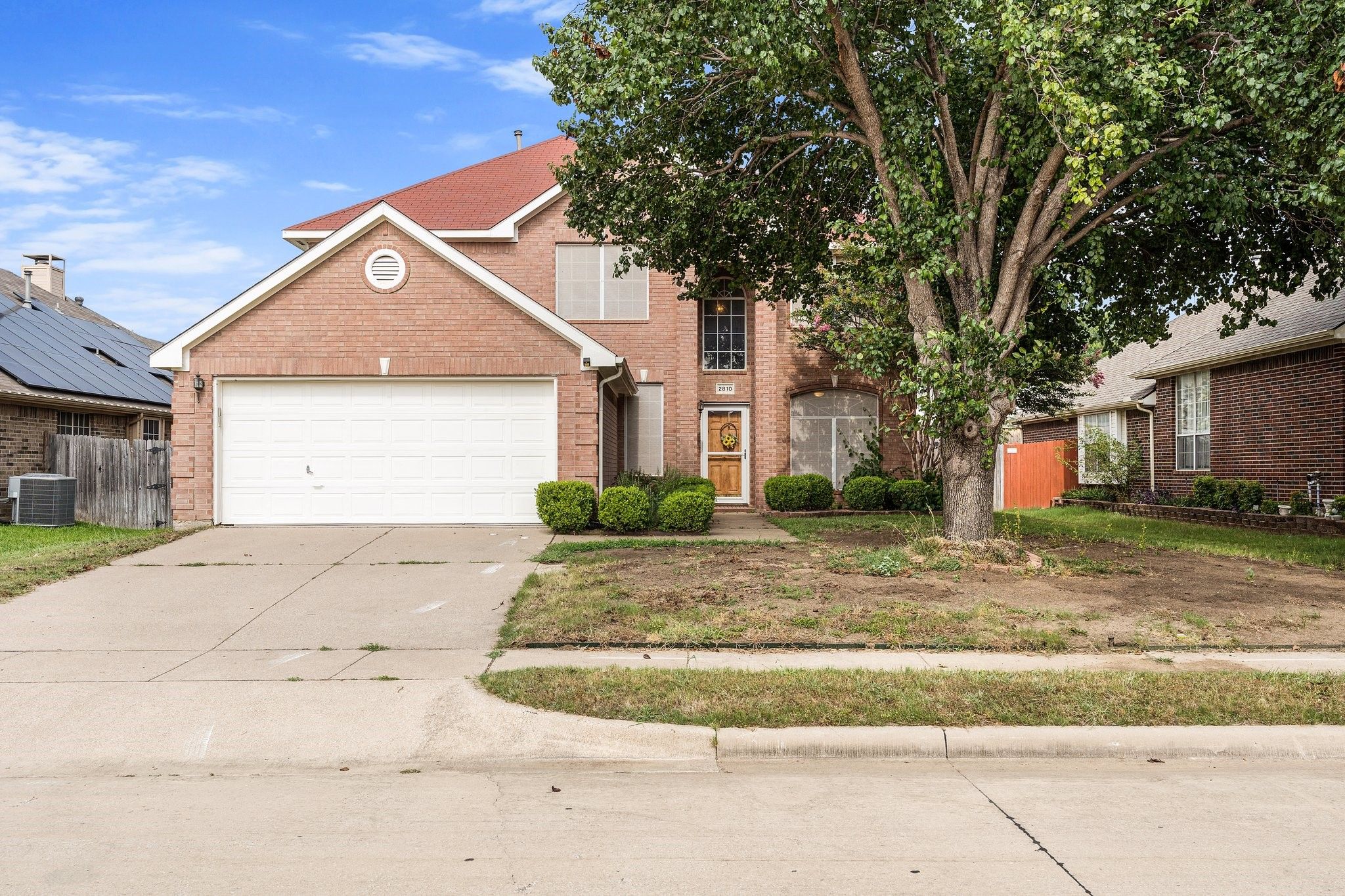 2810 Wandering Oak Drive