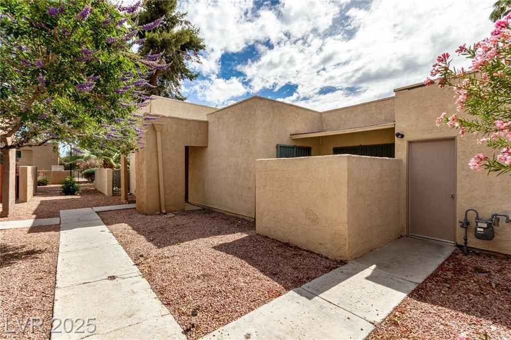 4213 Essex Green Court