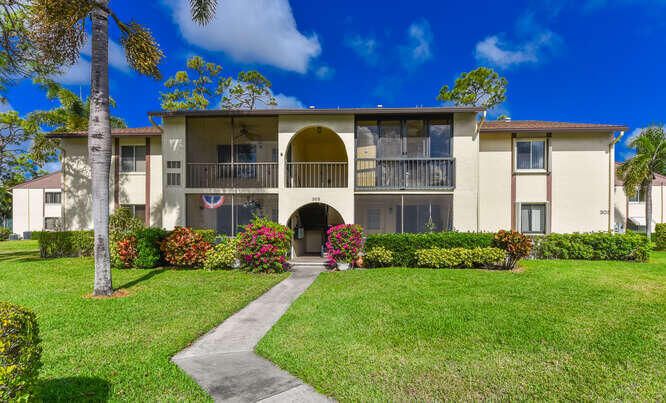 305 Knotty Pine Circle D-2