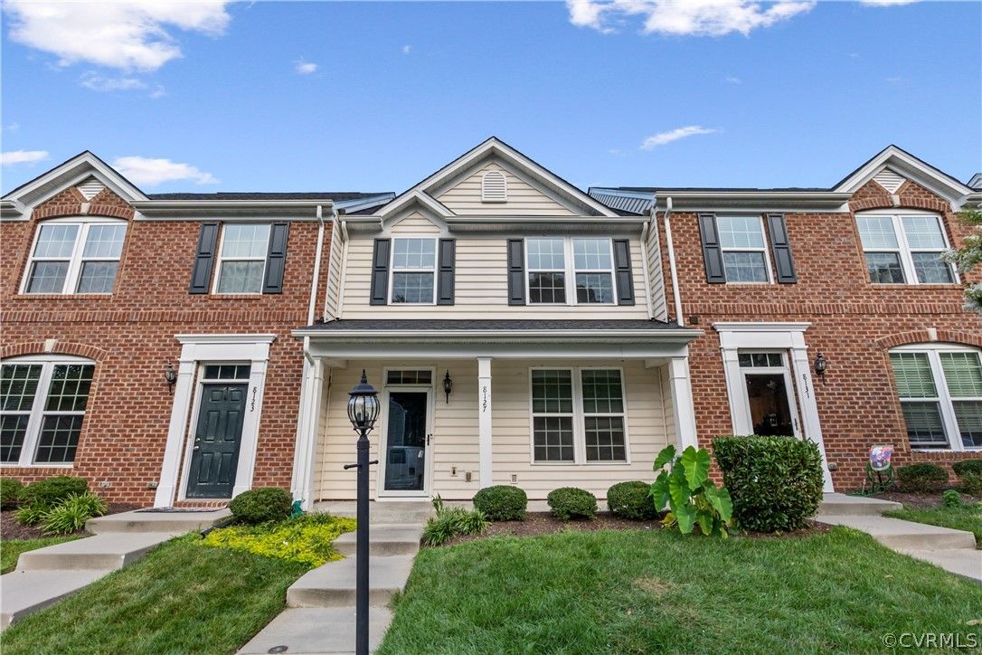 8127 Creekside Village Drive