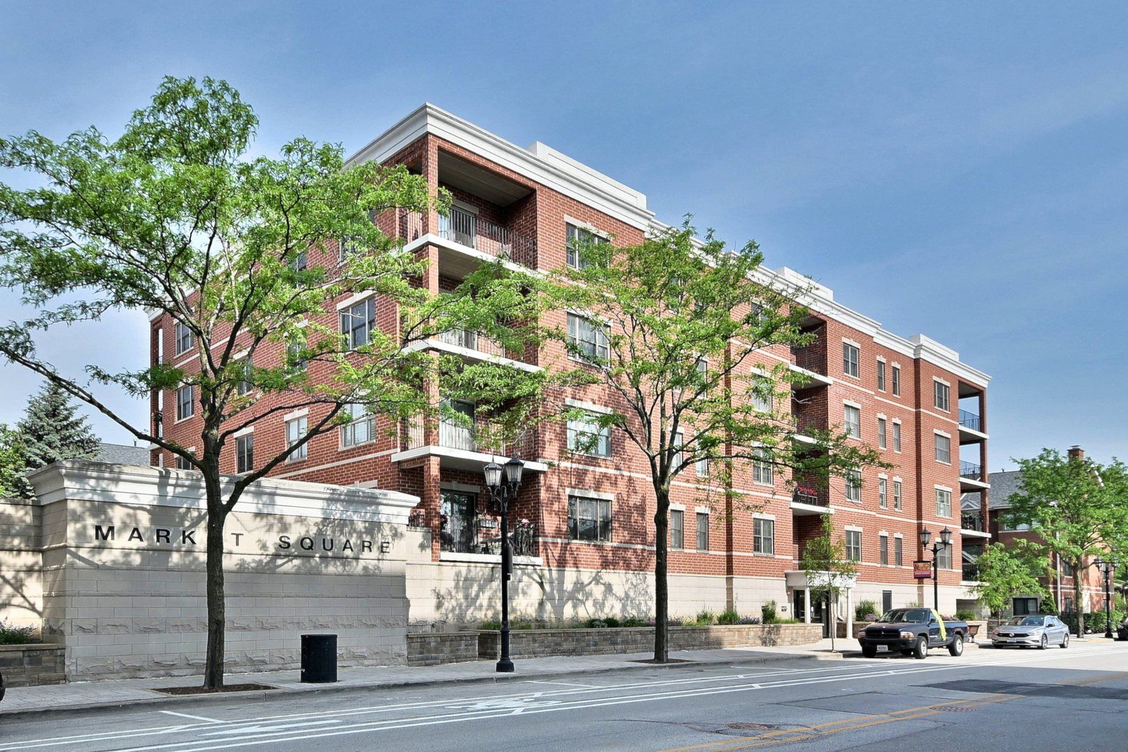 210 N Addison Avenue 301