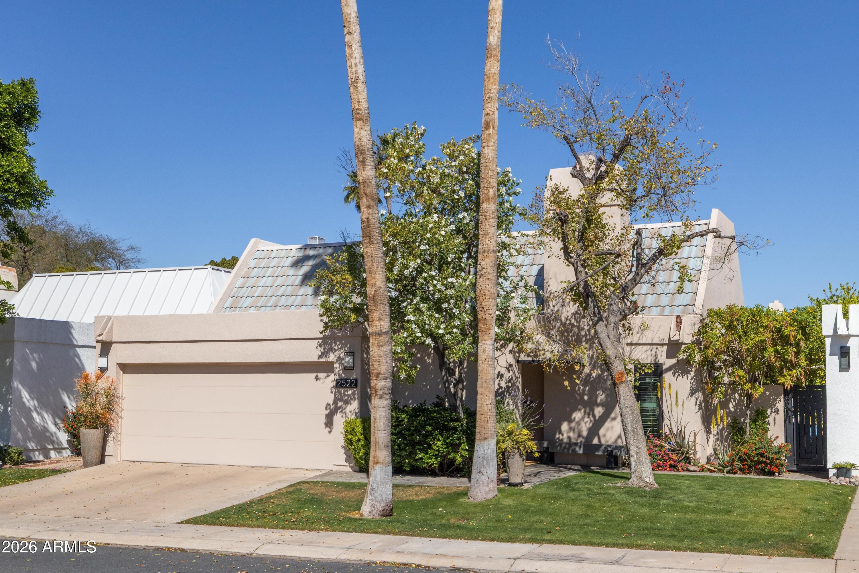 2522 E Oregon Avenue