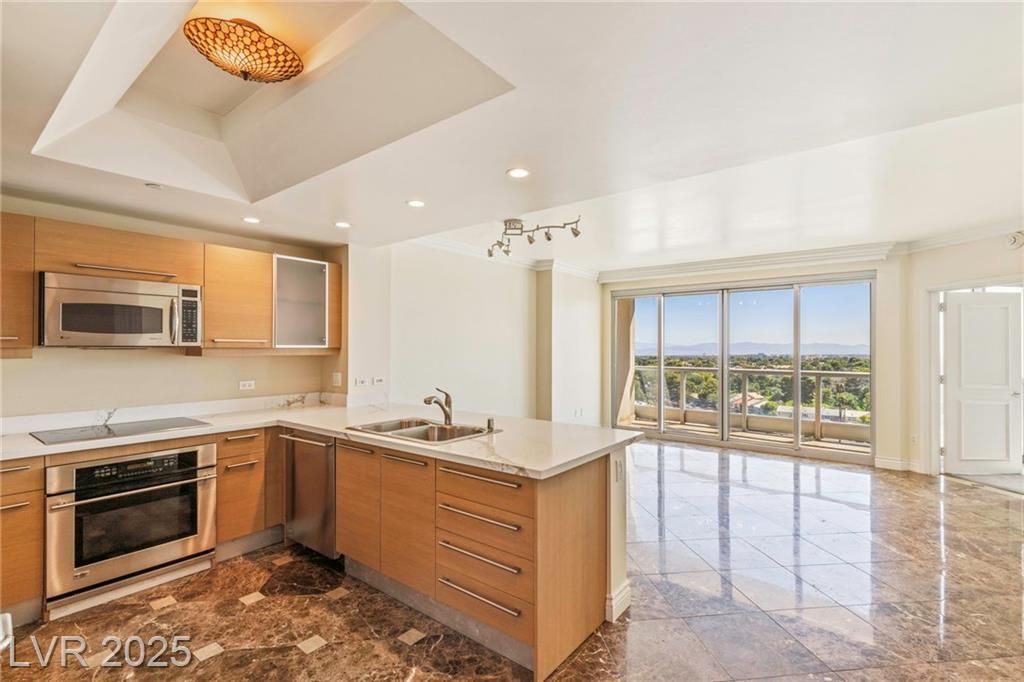 322 Karen Avenue 903