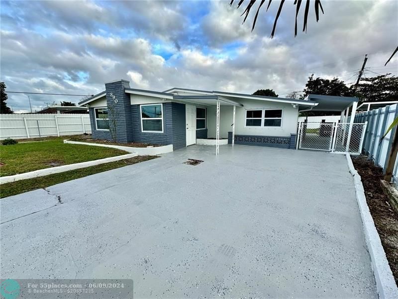 890 Se 4th Pl