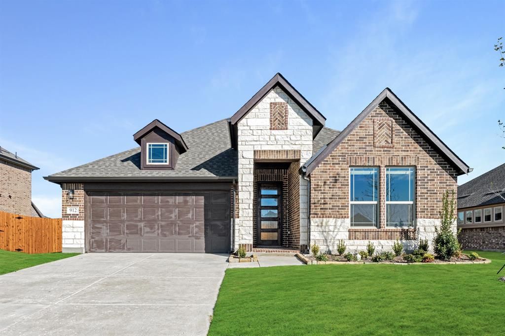 912 Split Oak Lane