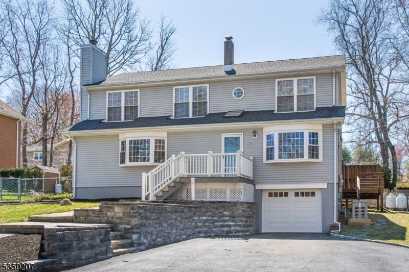 9 Hilary Ct