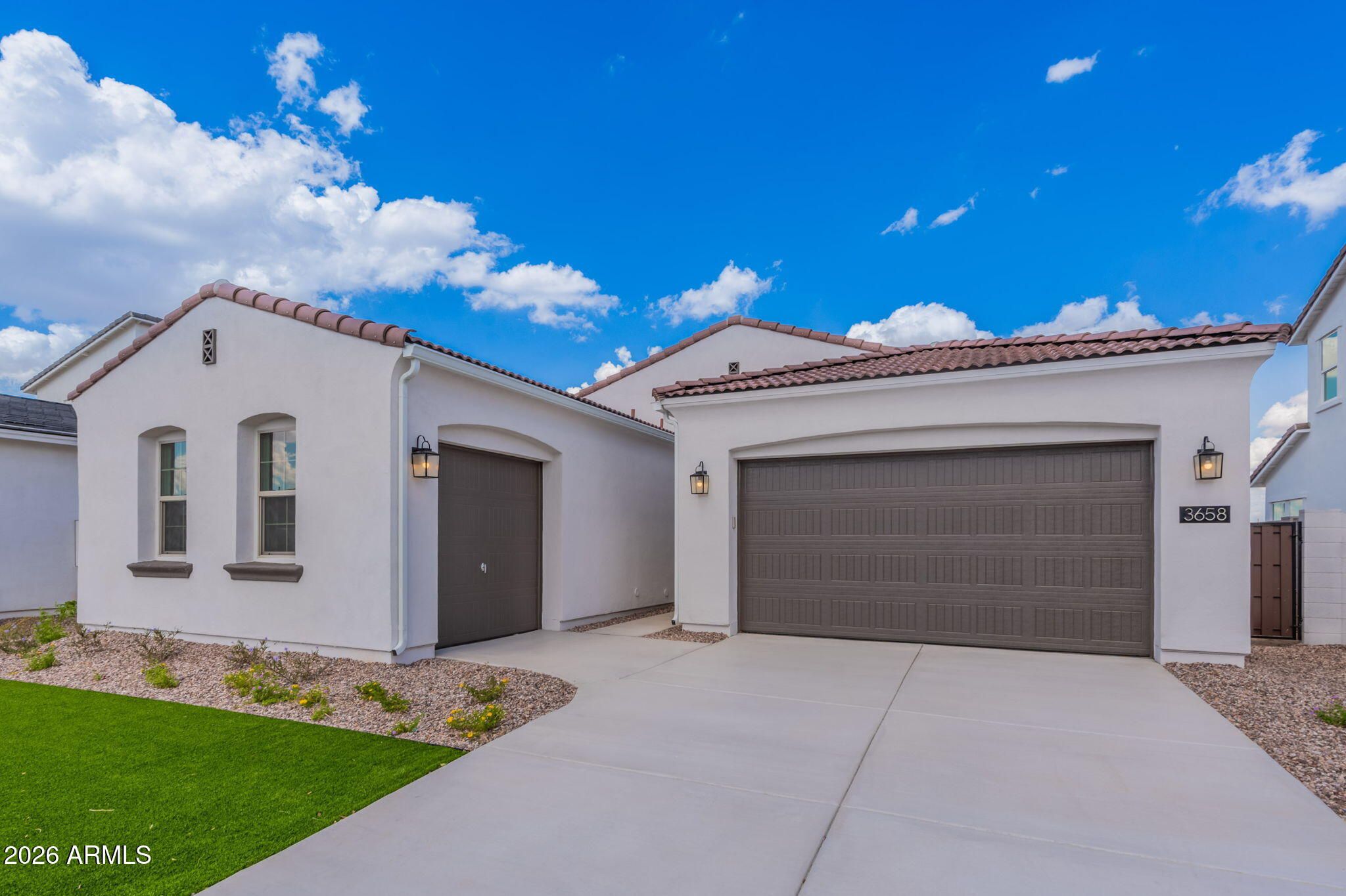 3658 W Horse Trail Way