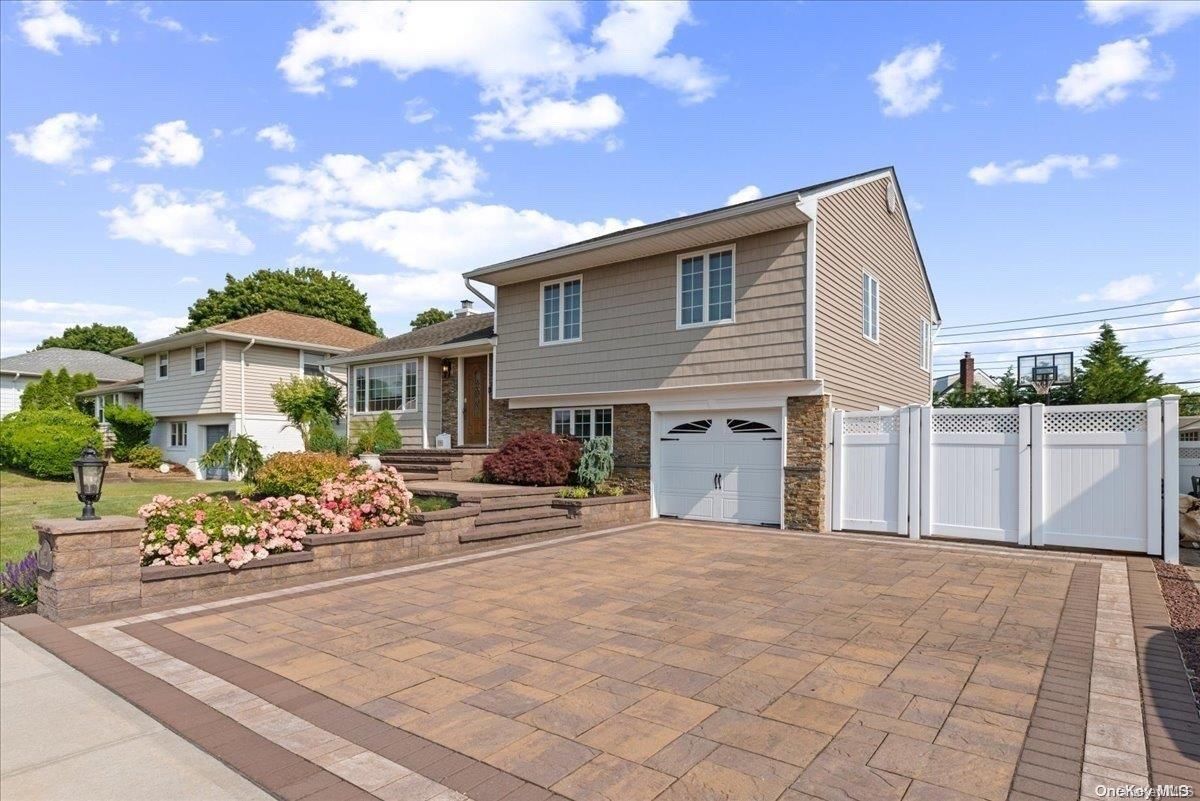 22 Gates Avenue
