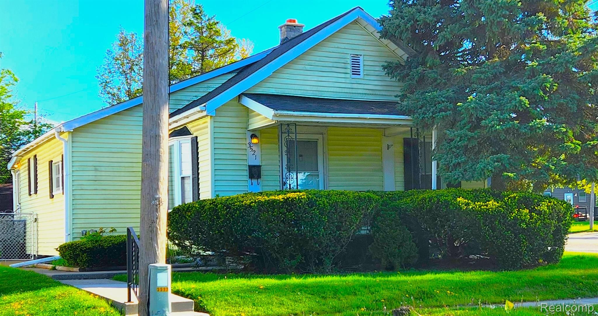 3521 Whitney Avenue