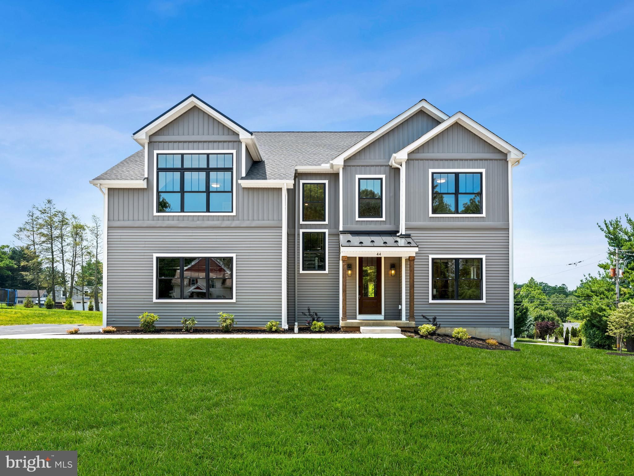 44 Van Leer Ave