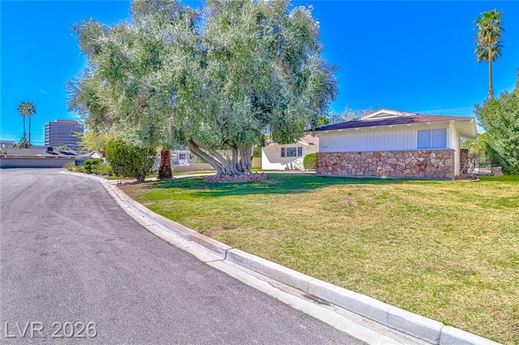 1605 Bryn Mawr Avenue