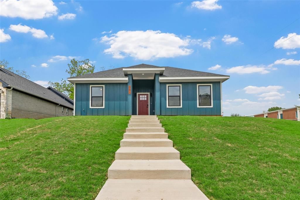 301 W Johnson