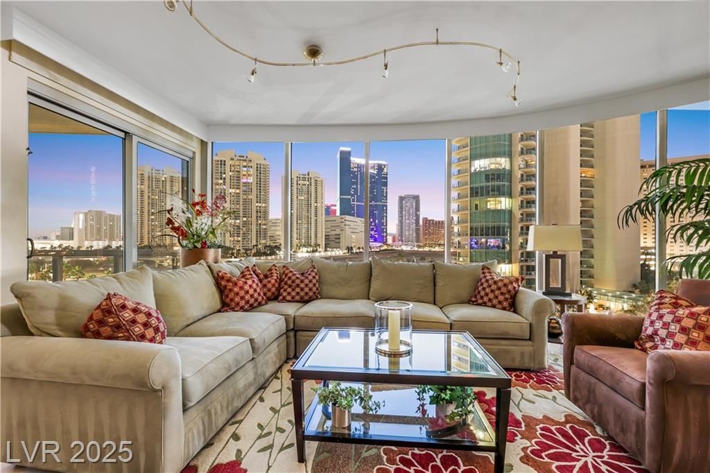 322 Karen Avenue 608