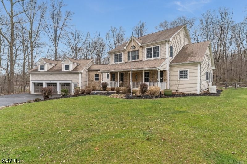 8 Country Ln