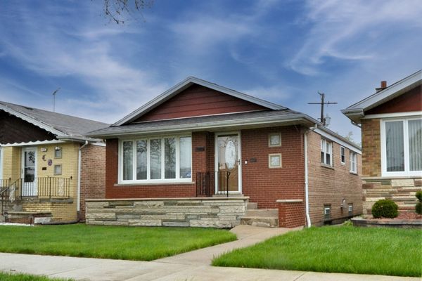 Briartree - Burbank, IL Homes for Sale & Real Estate 