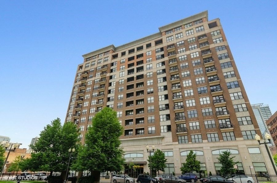 849 N Franklin Street 922
