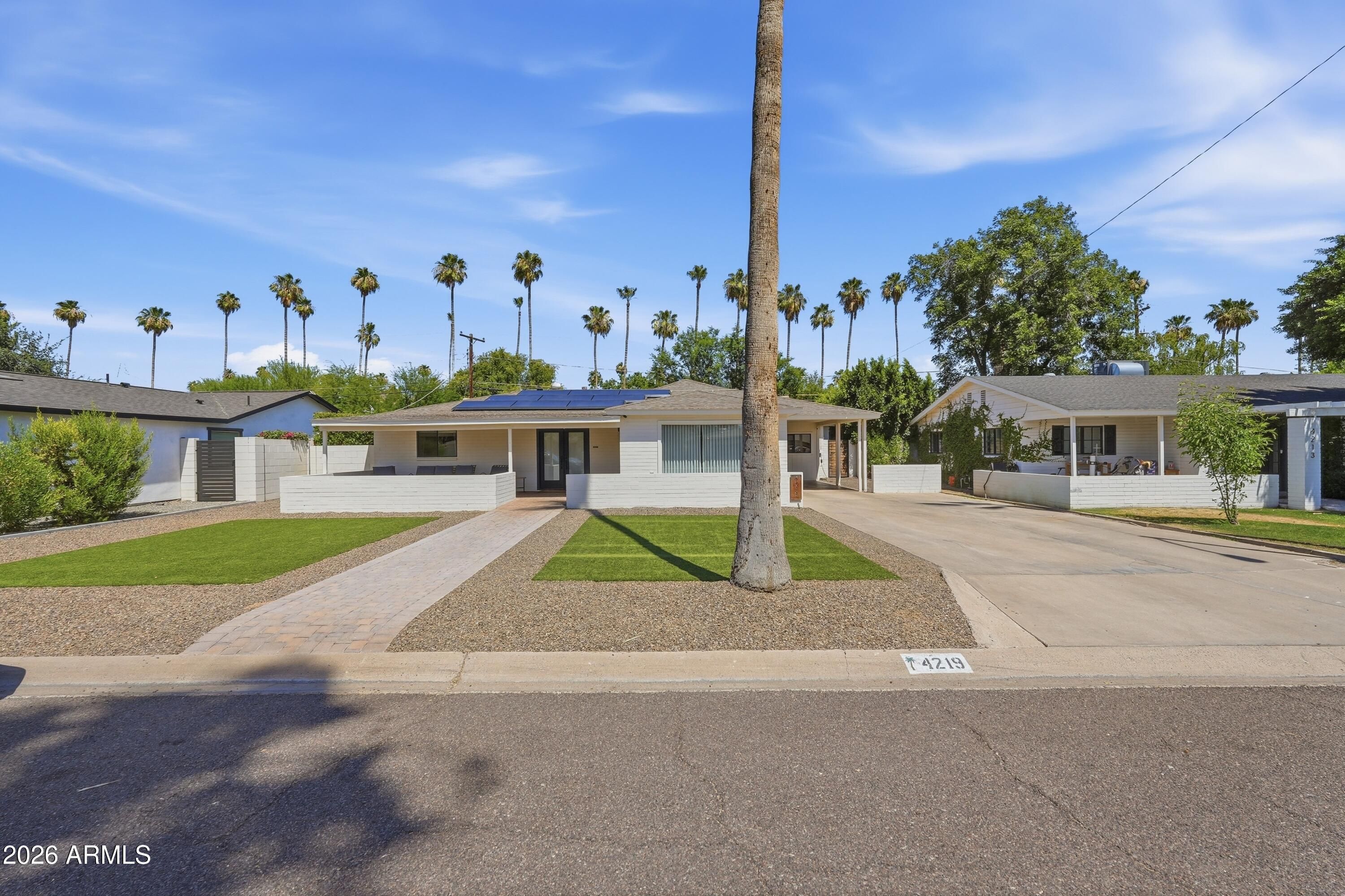 4219 N 34th Place