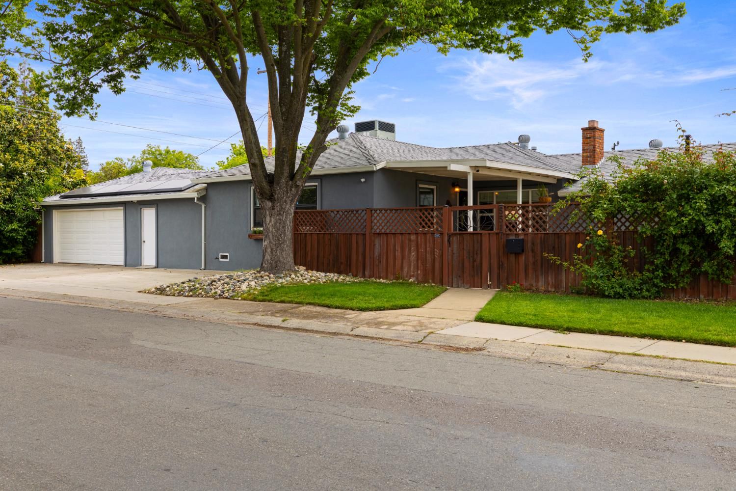 5517 Helen Way