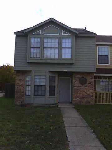 1366 Old Jamestown Court N