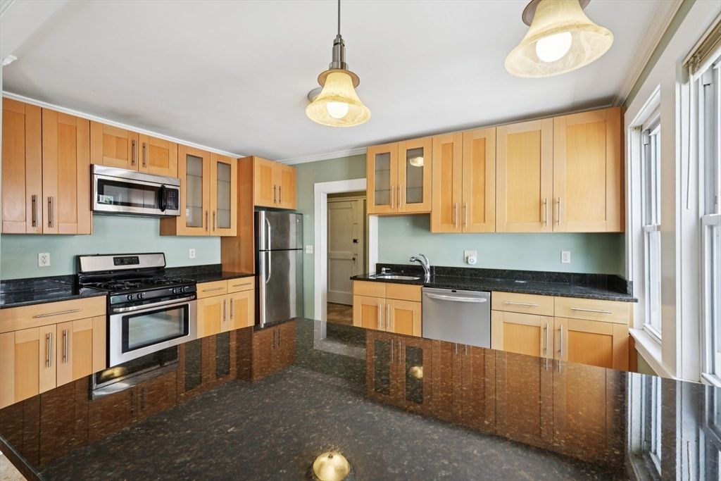 1455 River Street 2R