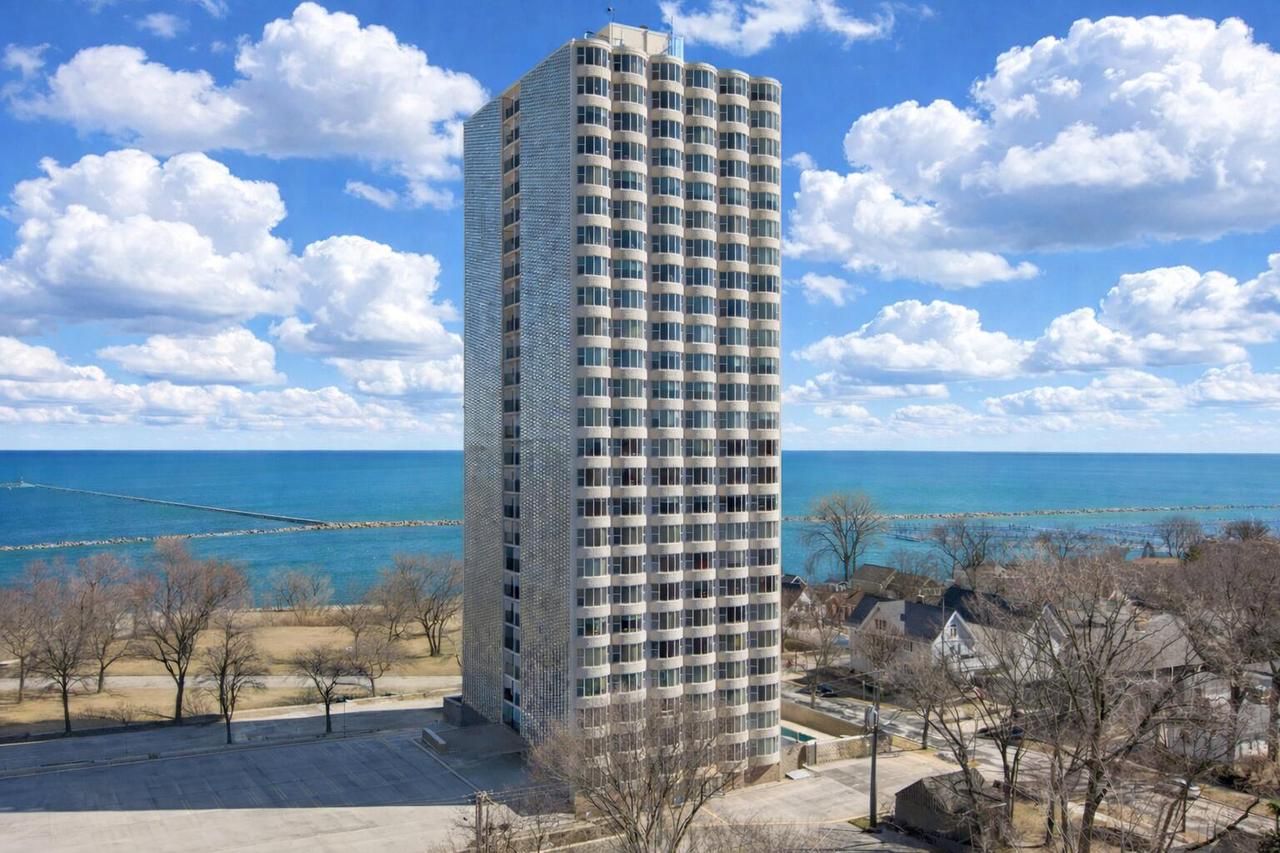 2525 S Shore Drive 20D